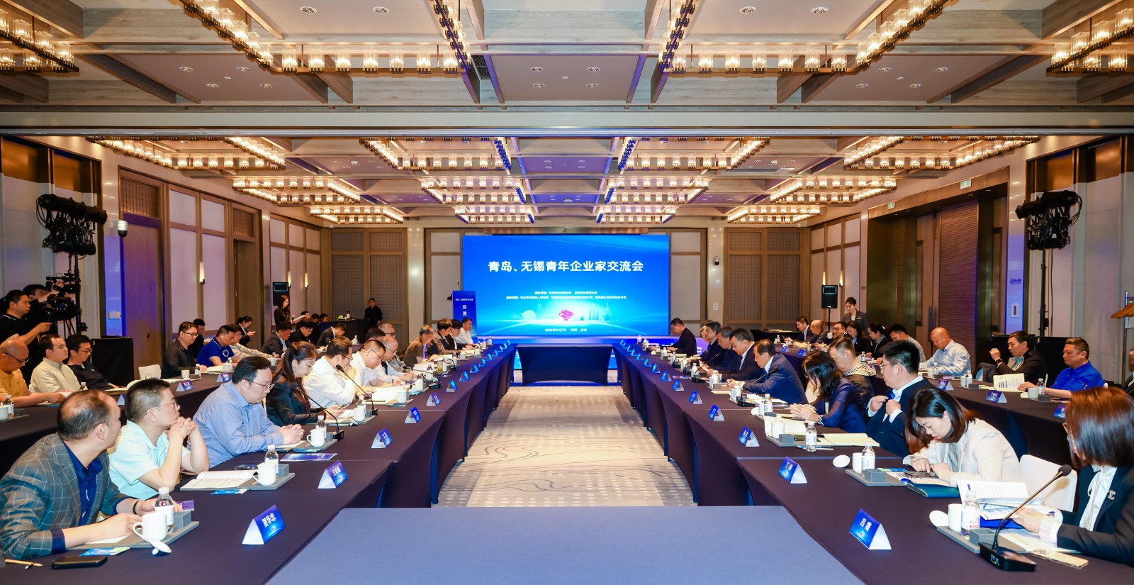 會(huì)場(chǎng)大圖2.jpg